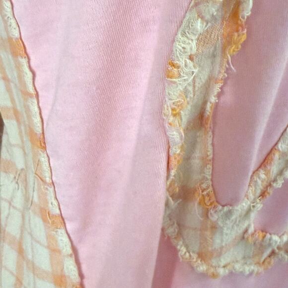 Women's Large Peace Sign Trendy Ragged Edge Pink/Plaid Long Sleeve Top - Picture 4 of 5